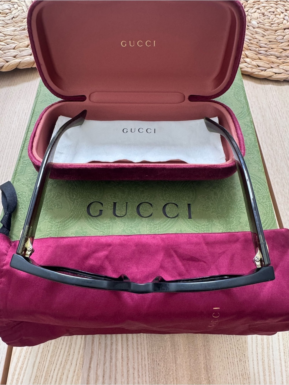 Gucci Black Sunglasses with Red Temple Stripes and Gold GG - Picture 4 of 6